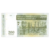 Банкнота Мадагаскар 200 ариари 2004