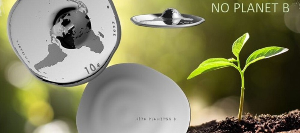 Банк Литвы выпустил серебряную монету «Планеты B не существует»