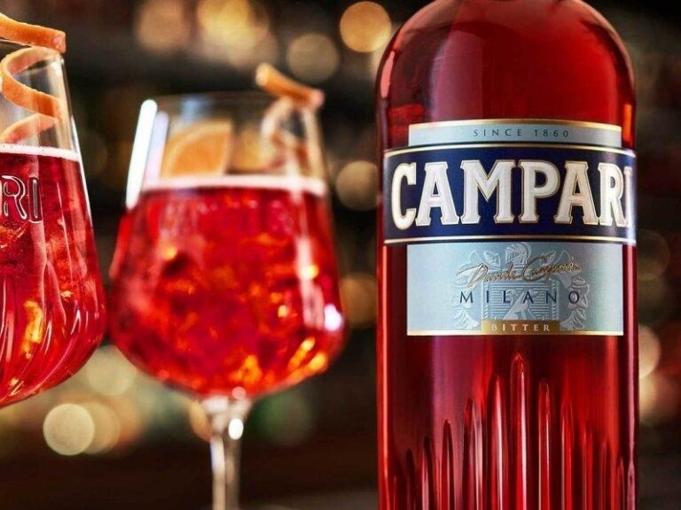 Монета 4 евро Campari с изображением работы Леонетто Каппиелло и символикой бренда